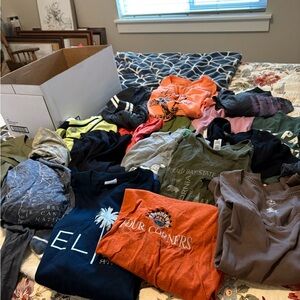 Assorted Graphic T-Shirts grab bag of 5 tee’s